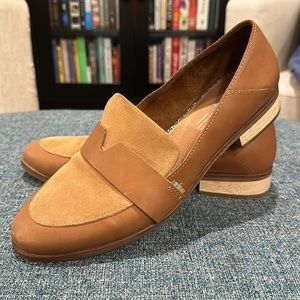 👟 TOMS Estel Tan Suede and Leather Loafer
